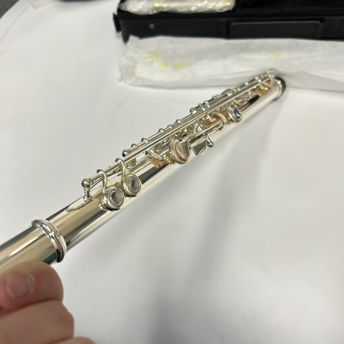 New Silver Plated Student Flute With Case and Cleaning Rod Great Condition NIB - Picture 6 of 13