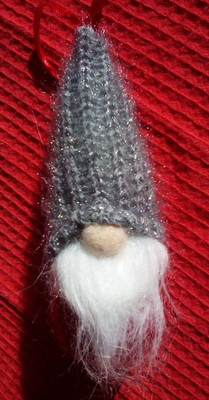 NEW GNOME CHRISTMAS TREE ORNAMENT