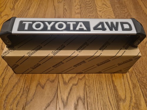 Toyota Landcruiser matrícula luz envolvente 81276-90K02 vendedor reino unido - Imagen 1 de 4