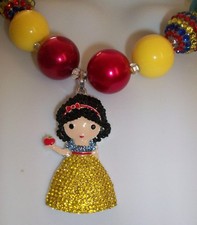 Disney Crystal SNOW WHITE Large PENDANT Bubblegum BEADED NECKLACE Boutique 17"