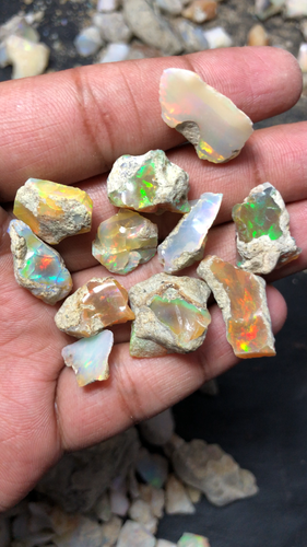 Opal grob Set 10 Stck. 50 kt natürlicher äthiopischer Opal roh zum Schneiden & Schmuck - Video 1 von 1