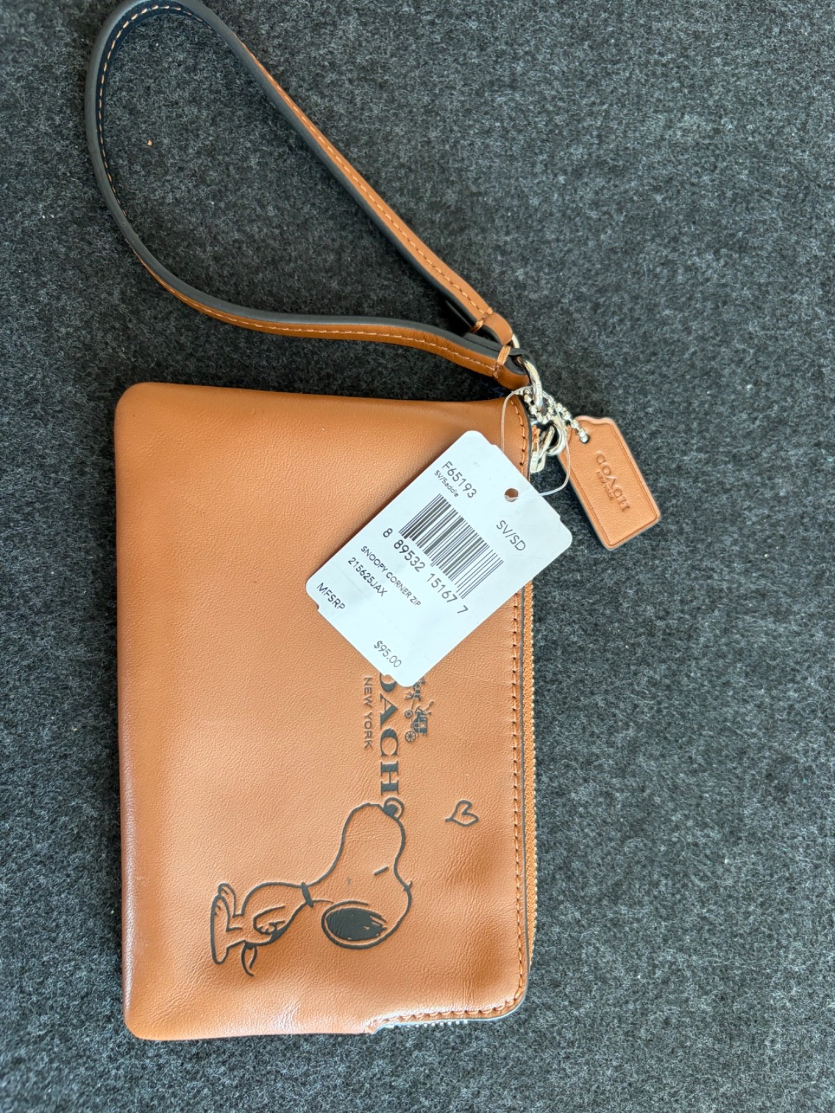 Coach X Peanuts Snoopy Kiss Love Heart Corner Zip Wristlet Saddle Brown F65193