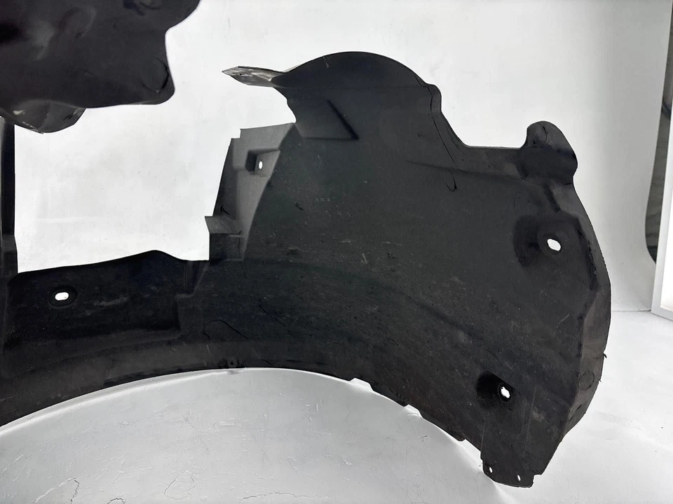 Guardabarros interior delantero derecho Audi A4 S4 Quattro 2013-2016 protector contra salpicaduras OEM Foto 2 de 4