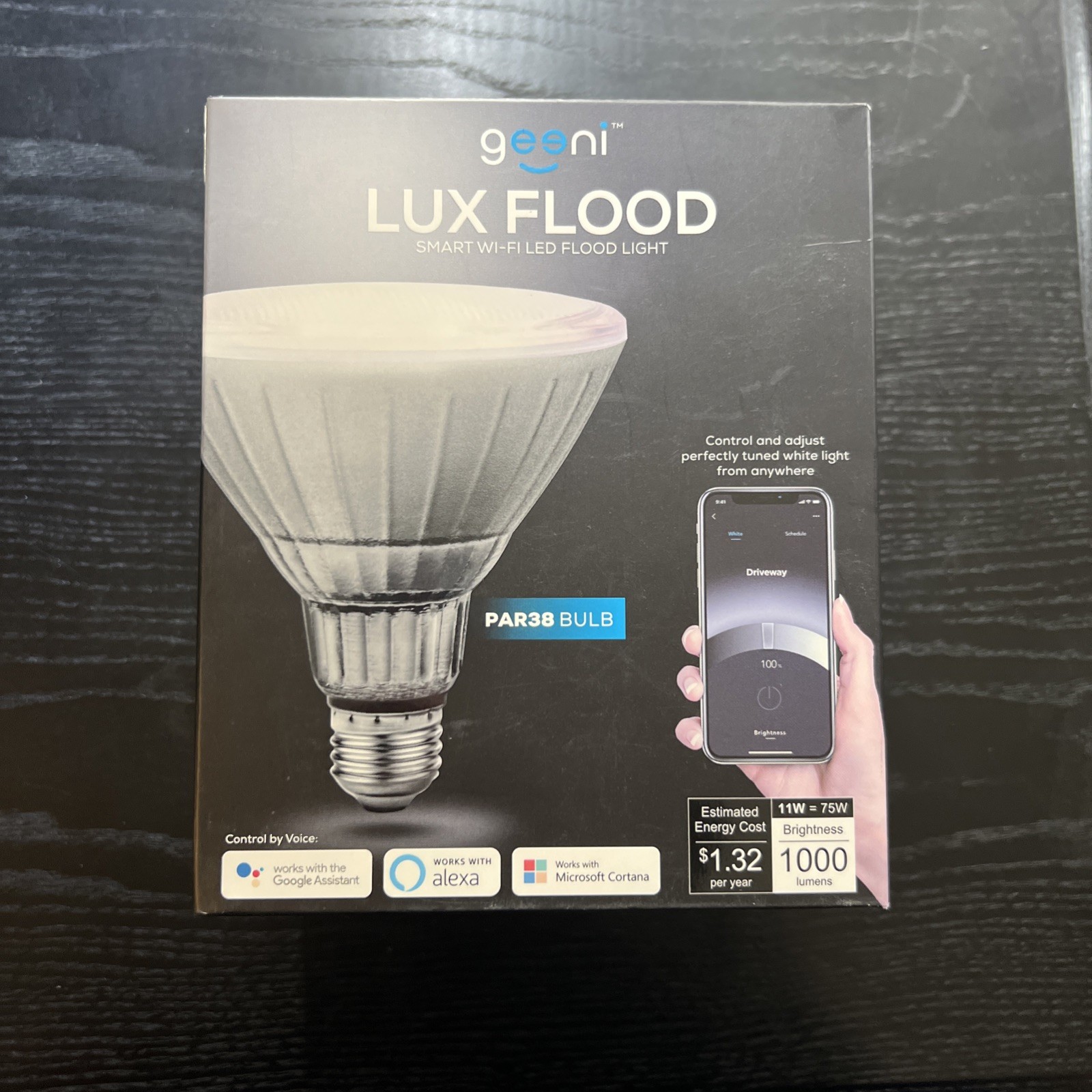 Geeni LUX Smart Floodlight – 11W, 1000 Lumens – Brand New (Packaging Flawed)