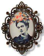 Broche  Frida Kahlo grand format - Accessoire retro   Cadeau unique  Femme.