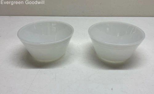 2pc VTG Federal Glass 6" Milk Glass Bowls Lot