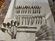 37 Piece Silver Utensil Lot - Wm Rogers MFg Co AA Lincoln pattern