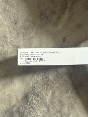 Genuine Apple USB-C to 3.5mm Headphone Jack Adapter (A2049) MW2Q3AM/A - Picture 3 of 3