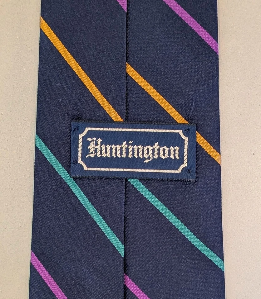 Галстук Huntington 100% шелк Repp темно-синий с разноцветными полосками 3,7 x 56,5 дюйма - Изображение 4 из 4