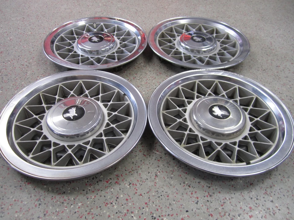 Buick Century Regal 1978-1980 14" cubiertas de rueda OEM tapacubos 01257789 1081 - Juego/4 Foto 2 de 4