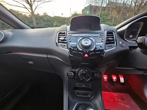 2016 ford fiesta 1.6 eco boost ST 3 89500 miles. miltex exhaust hpi clear. - Picture 18 of 24