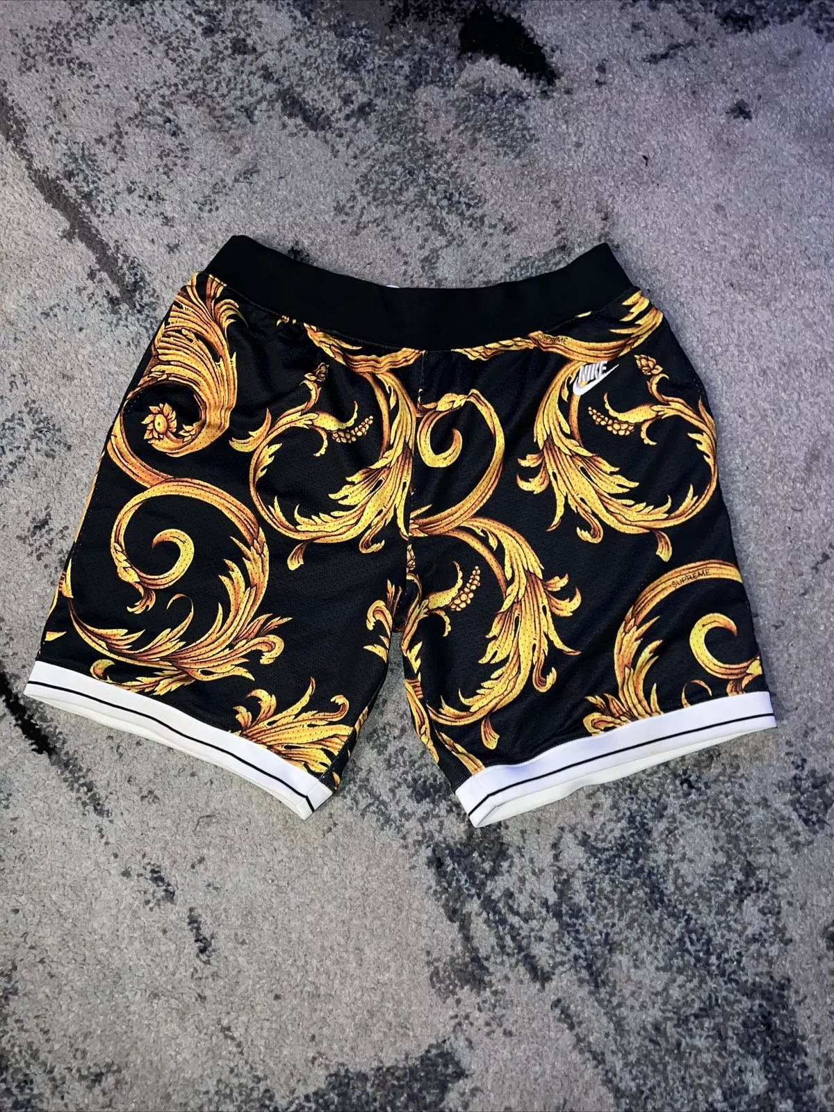 Short de basket ball Supreme Nike Foamposite noir taille moyenne SS 2014 9,5/10 état