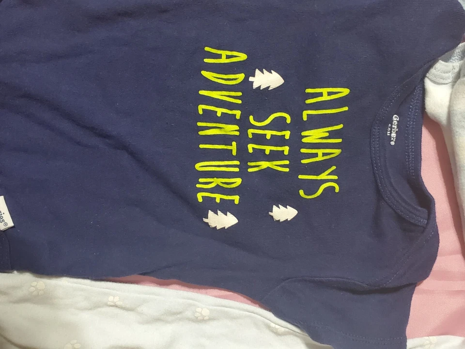 Gerber Baby 2-Pack Blanket Sleeper Size 6-9 Months free onesie - Imagem 4 de 4