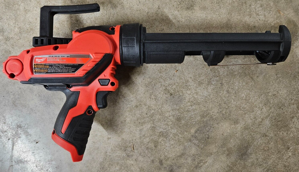 Milwaukee M12 Cordless 10 oz Caulking / Adhesive Gun Model 244120