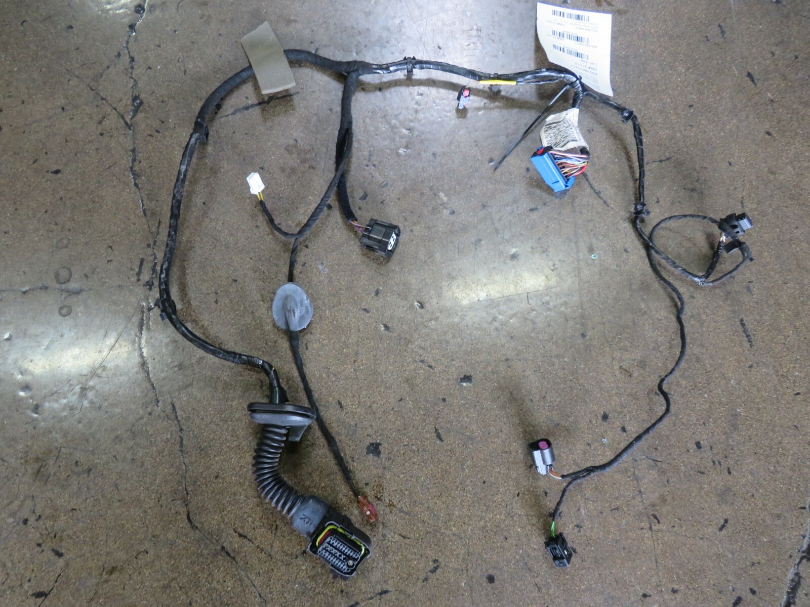 Maserati Levante, LH, Left, Front Door Wire Harness Cables, Used, P/N 670035121