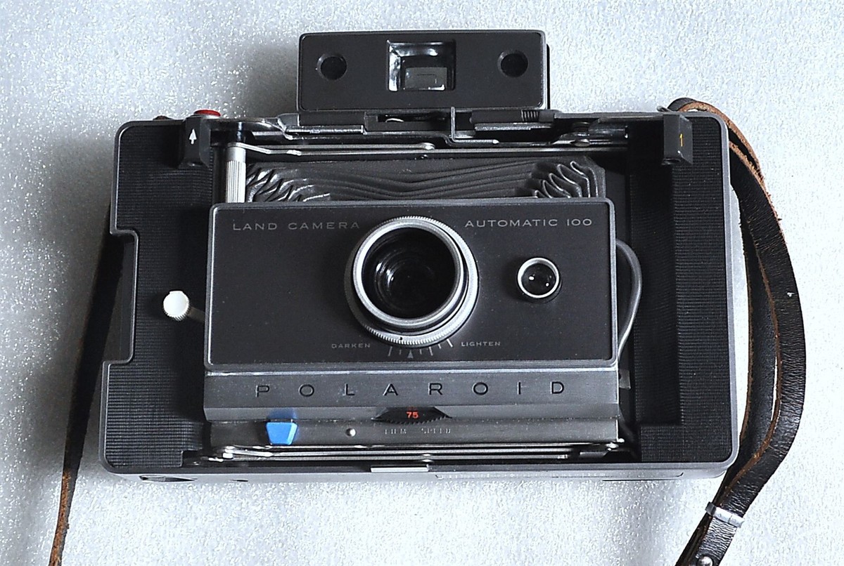 POLAROID LAND CAMERA MODEL 100 INCASE WITH FLASH OPTIONS VINTAGE