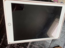 Apple iPad 7th Generation rose gold 32GB UNLOCKED MINT CONDITION 