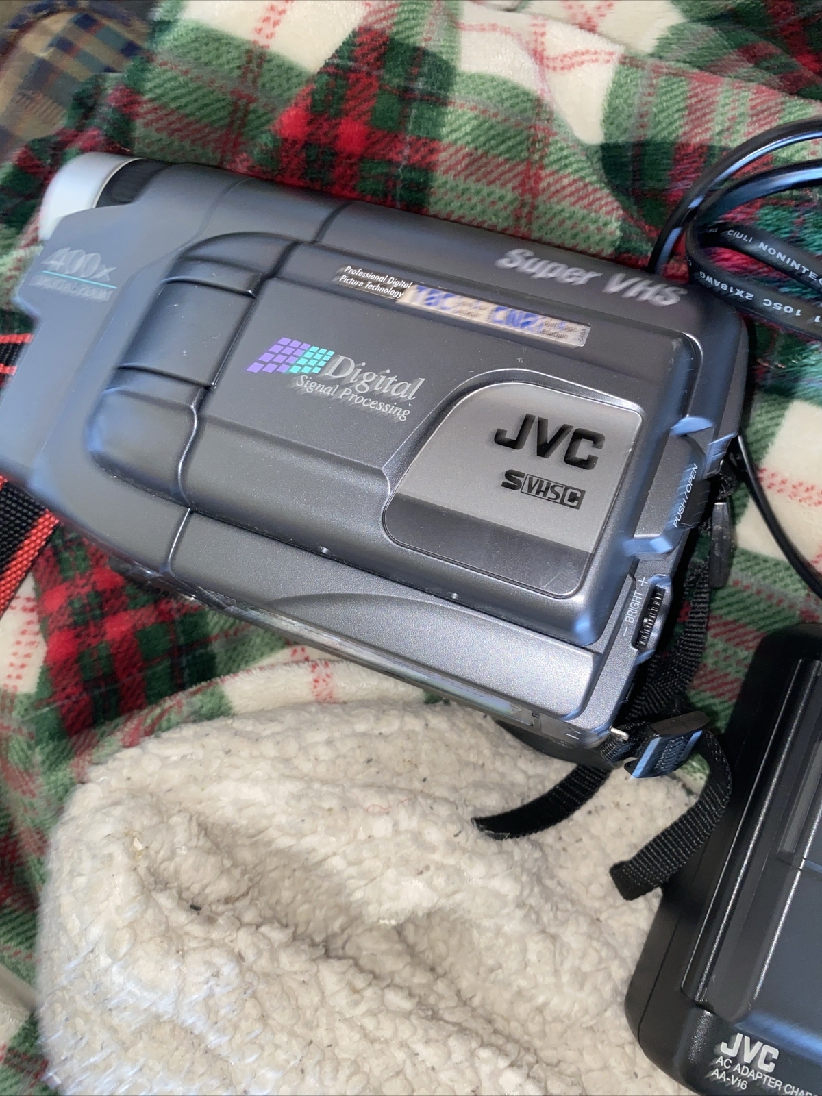 Jvc GRSXM3200 400x Super Zoom Super VHS With Charger 2 Batteries UNTESTED eBay