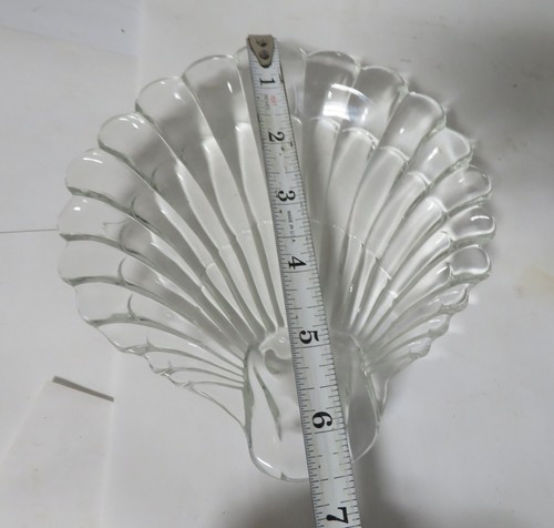 Vintage 6” Seashell Scalloped Clear Glass Serving Dish - Picture 5 of 7
