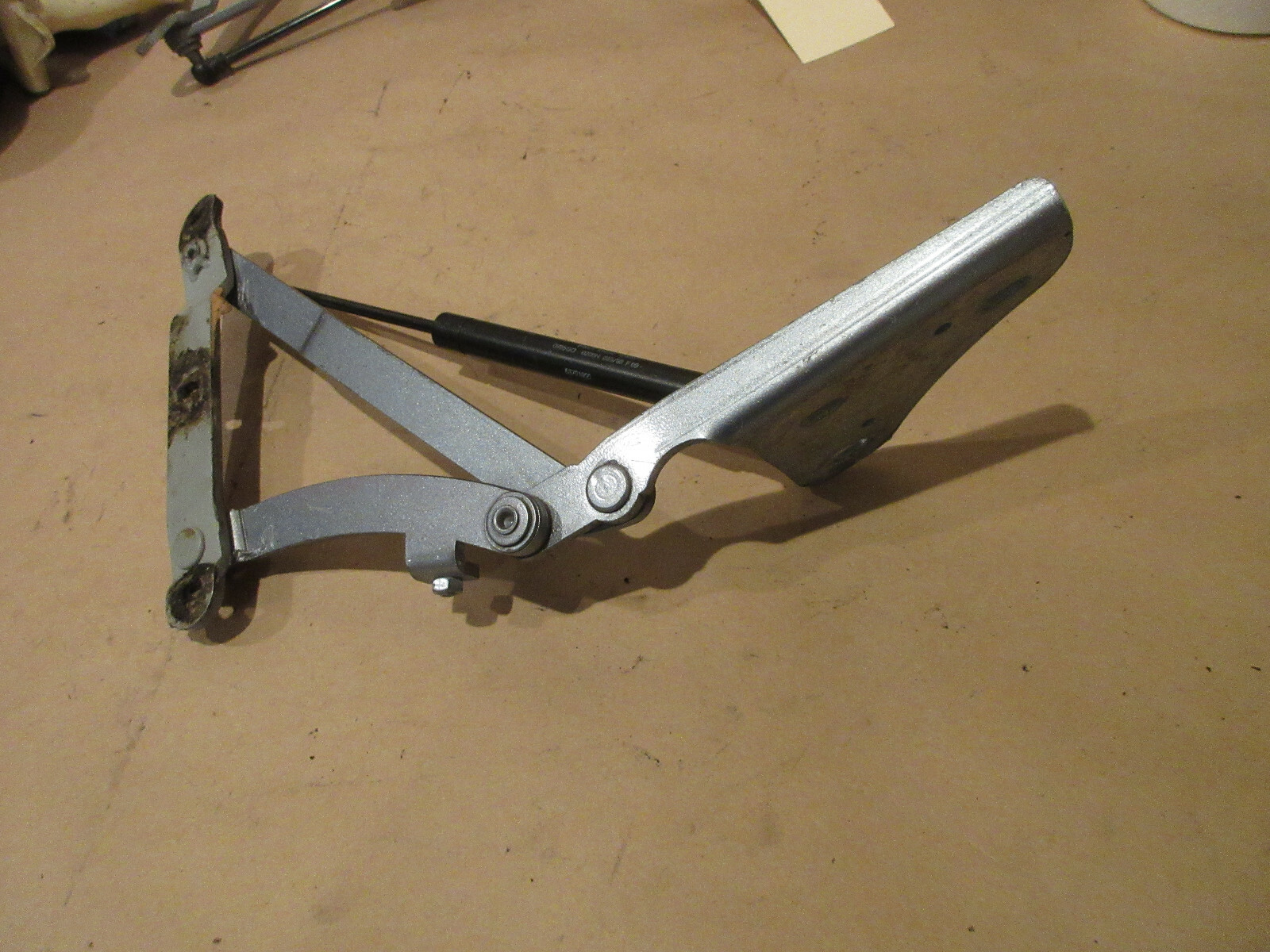 Ferrari 456 M - RH Trunk Hood Hinge Assy (Iron) P/N 65222700