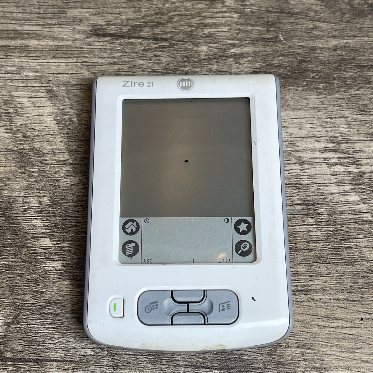 Palm Zire 21 White & Gray 8MB 160 x 160 Pixel Touchscreen Handheld