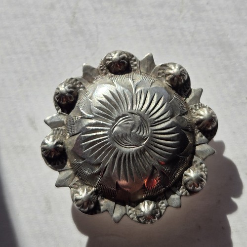 Vtg VOGT Sterling Silver Conchos Pair 1.25" Engraved Screwback Pair Western Tack - Picture 6 of 13