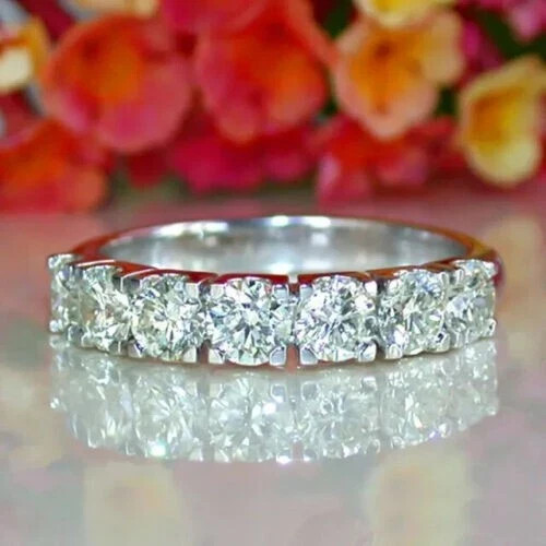 Alianza de boda de media eternidad de moissanita de corte redondo de 2 quilates de oro blanco sólido de 10 quilates - Imagen 1 de 11
