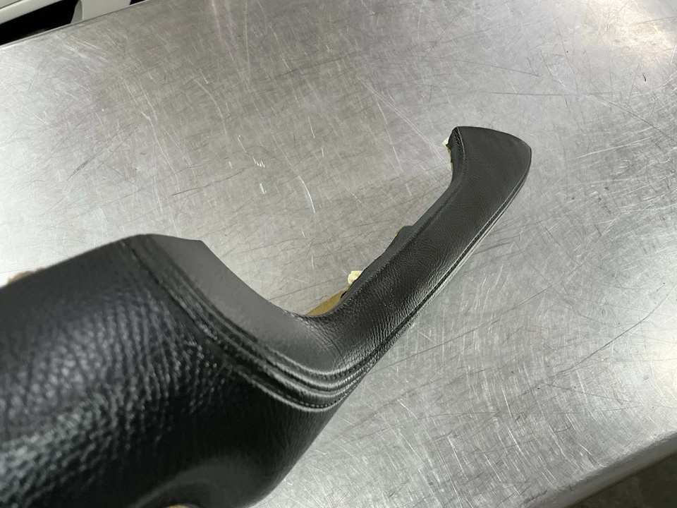 Toyota Supra MK4 JDM RHD 1993-1998 OEM REPOSABRAZOS NEGRO Foto 4 de 4