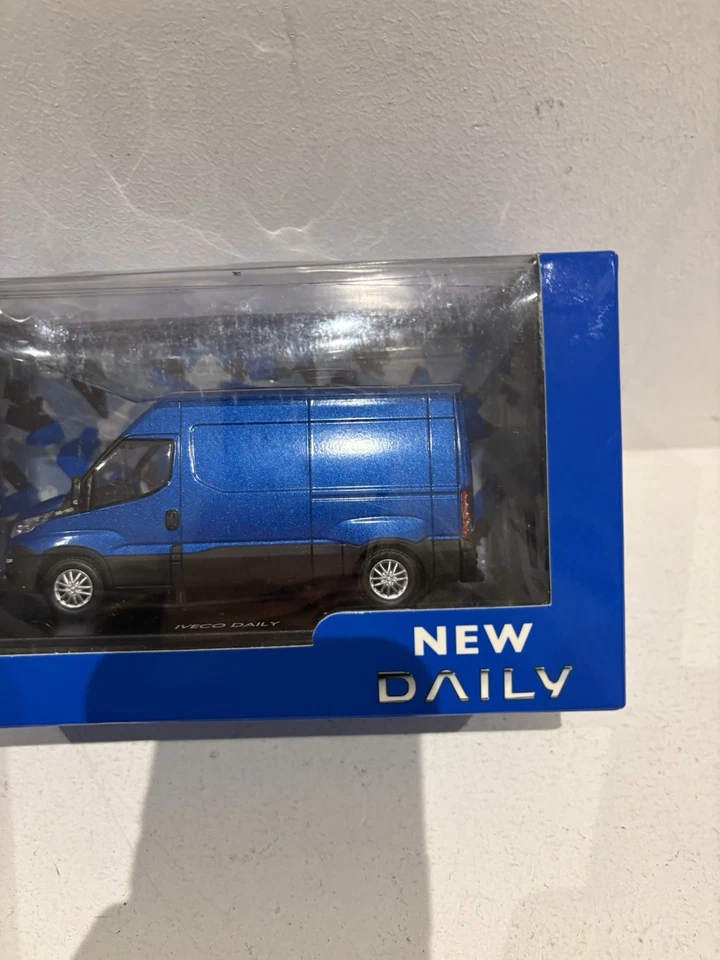 Iveco Daily 2014 1:43 Eligor Diecast Model In Blue Brand New Boxed BNIB Rare — 第 3/4 张图片