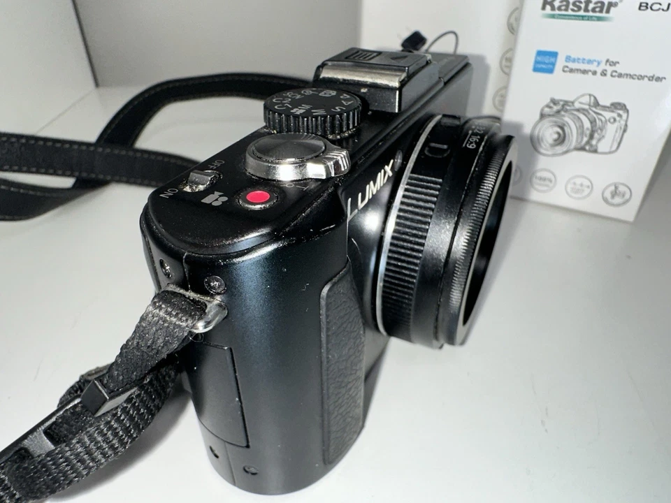 Cámara digital de apuntar y disparar Panasonic DMC-LX5 DMC-LX5 10,0 MP Foto 4 de 4