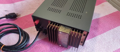 BASE-COM 10 AMP 12 VOLT DC POWER SUPPLY FOR HAM OR CB RADIO - Zdjęcie 3 z 4