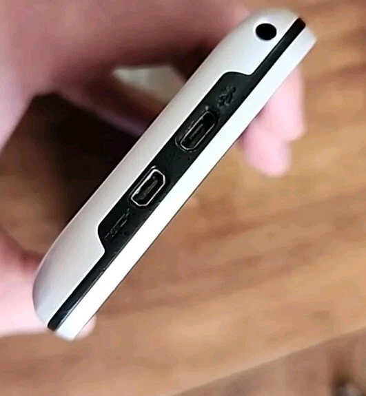 Smartphone Motorola Atrix HD - 8GB - Blanco - (AT&T) - Muy Buen Estado MB886 Foto 4 de 4