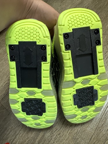 Fashion LED Light Roller Skate Shoes Wheels Sneakers for Boys Girls Slip On 12.5 - Picture 5 of 9