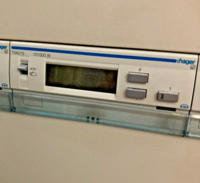 Hager TXA 215 Universal Dimmer KNX Tebis - variables Ausgangsmodul - 1x1000W