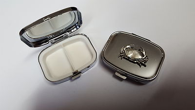 Krabbe PP-SS02 englisches Zinn Emblem auf einer rechteckigen Metall Pillendose