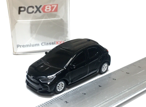 JPN87 Toyota Yaris Schwarz 2020 Japan HO 1/87