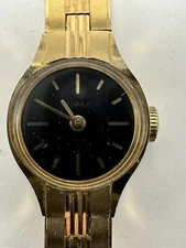 Vintage Timex 1982 Manual Wind Ladies Broken Clasp 18MM 7" Gold Tone Working A44