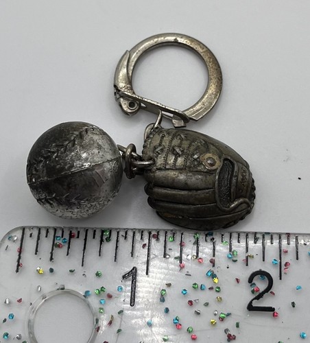 Avon Baseball Key Ring- baseball glove and ball- silver color-baseball-Hong Kong - Picture 6 of 6