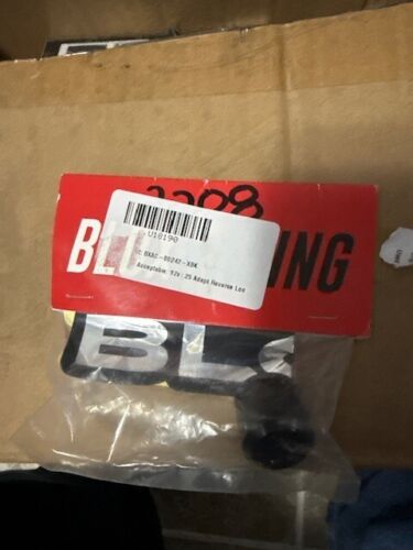Adaptador de palanca de bloqueo inverso negro BLOX Racing BXAC-00242-XBK - Imagen 2 de 2