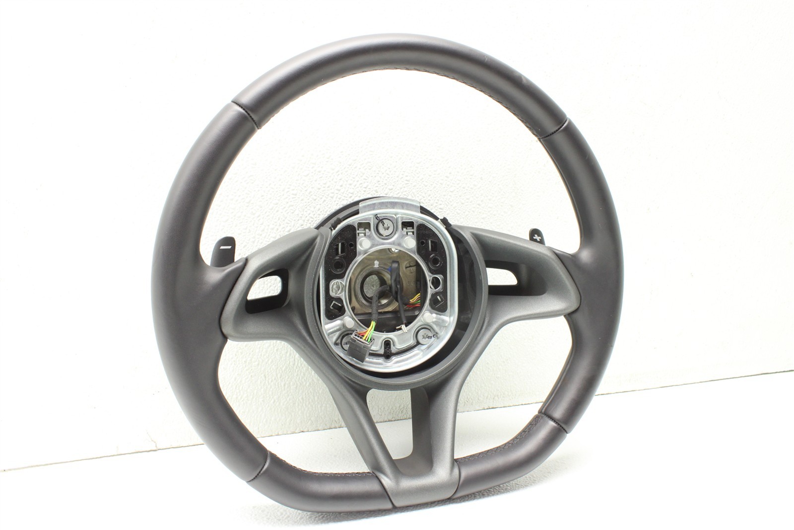 McLaren Artura 2025 Steering wheel