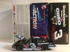 2001 Dale Earnhardt 3 - OREO / GM Goodwrench Service Plus - CWC 1/24 Action