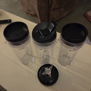 Ninja Professional Single Serving 3 -  16 oz Cups, Blade + 3 lids EUC