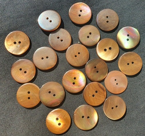 Set Of 20 Shell Buttons Round Brown 20mm - Picture 3 of 6