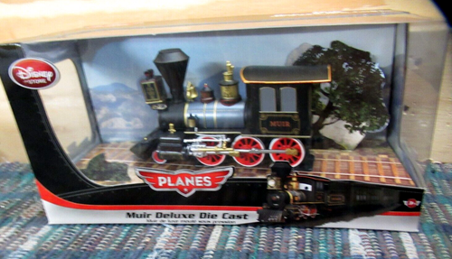 PLANES MUIR DELUXE DIECAST SET DIORAMA BOX DISNEY STORE EXCLUSIVE NEW SEALED - Picture 2 of 13
