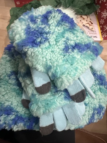 Girl Justice 5 Pc Winter Sherpa Beanie Pom Touchscreen Glove Set Colorful NWT - Picture 3 of 5