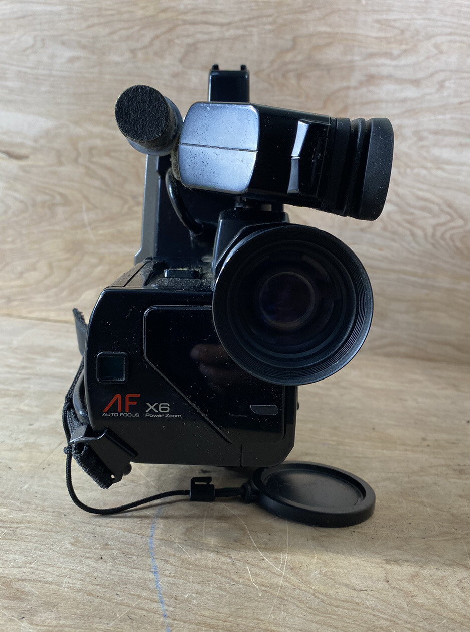 Vintage Panasonic VHS Omni Movie HQ PV-220D Video Camcorder Camera W/ Case 