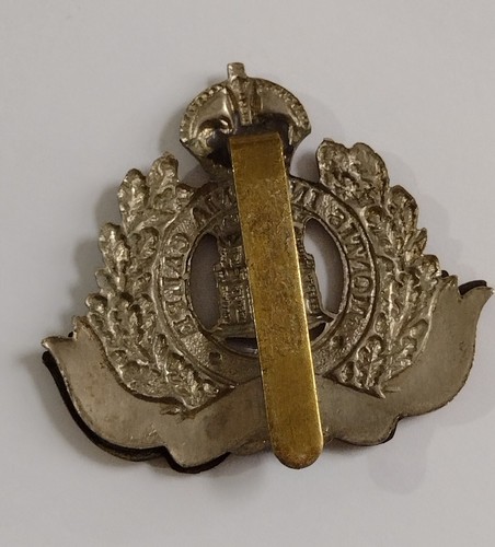WWII The Suffolk Regiment Cap Badge KC Bi-Metal Slider 3 Tower VINTAGE Original - Picture 8 of 24