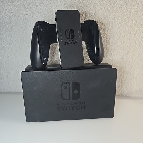 Nintendo Switch Dock Station und Joysticks Steuerung Konvolut funktioniert