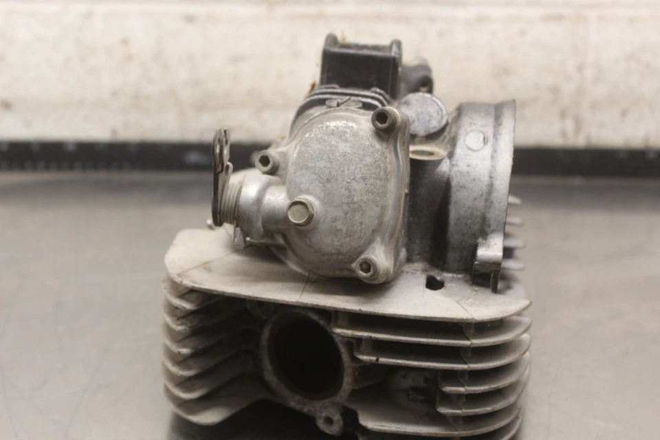 1981 Yamaha XT250 ENGINE MOTOR CYLINDER HEAD T790 - Image 2 of 4