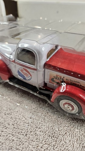 Vtg Golden Wheels PepsiCola 1940 Ford Delivery Truck Diecast Model FREE SHIPPING - Picture 3 of 9
